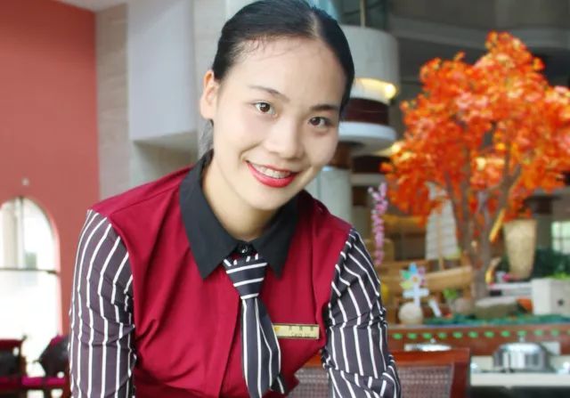 精心服務(wù),帶來(lái)高品質(zhì)味覺(jué)享受--微笑服務(wù)之餐飲部