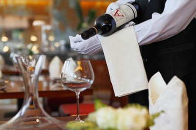 餐飲企業(yè)服務理念和原則 - 貴陽新東方烹飪學院-廚師培訓學校-餐飲西點師培訓