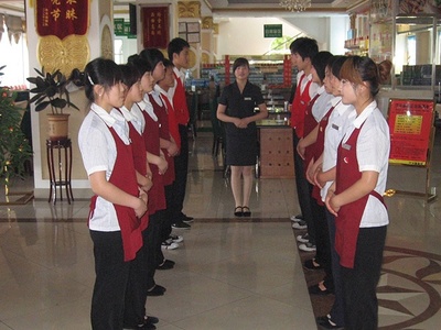 傳統(tǒng)餐飲如何度過低迷期？漁躍在線為你揭秘破局之道